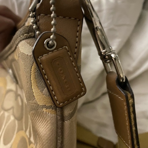 Tan/cream coach messager bag. - Picture 3 of 3